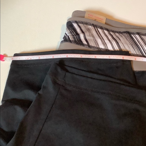 Lane Bryant XL Black Active Capri - Picture 7 of 9